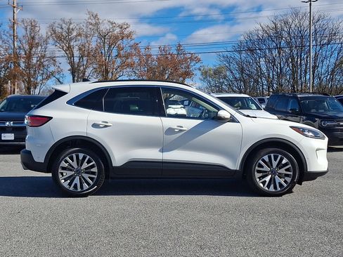 Used 2020 Ford Escape Titanium image 7