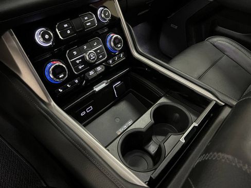 Used 2021 GMC Yukon XL Denali AWD/4WD image 96