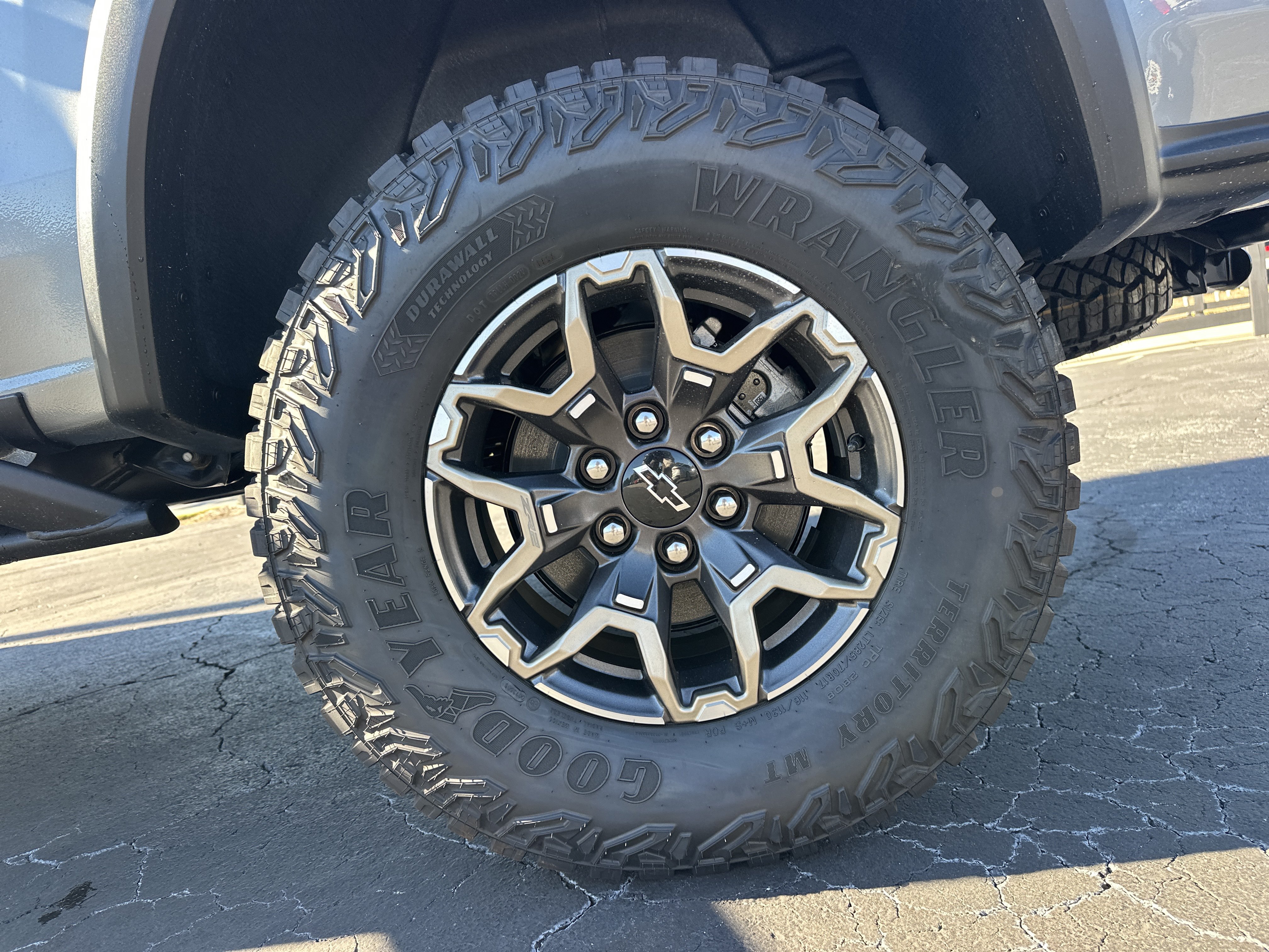 New 2026 Chevrolet Colorado ZR2 AWD/4WD image 21