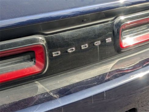 Used 2016 Dodge Challenger SXT image 11