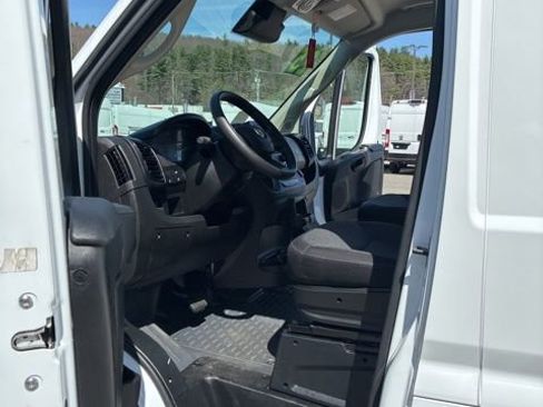 Used 2025 RAM ProMaster 2500 w/ Convenience Group image 24