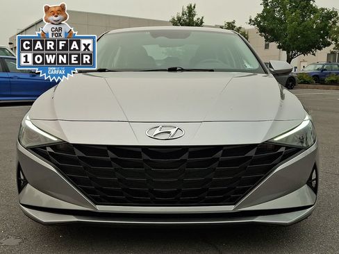 Used 2021 Hyundai Elantra SE FWD image 4