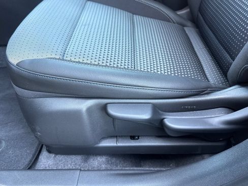 Used 2026 Chevrolet Trax LT w/ Sunroof Package FWD image 14