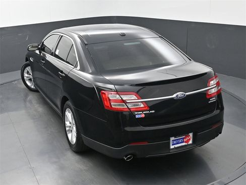 Used 2018 Ford Taurus SEL image 29