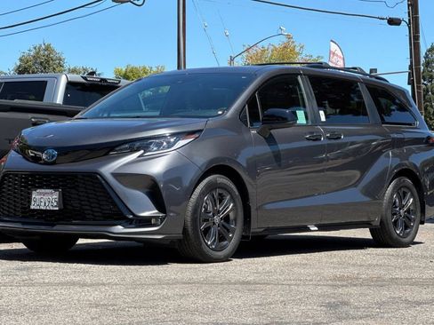 Certified 2025 Toyota Sienna XSE w/ XSE Plus Package AWD/4WD image 7
