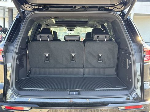 Used 2026 GMC Acadia Denali Ultimate w/ LPO, All-Weather Package image 33