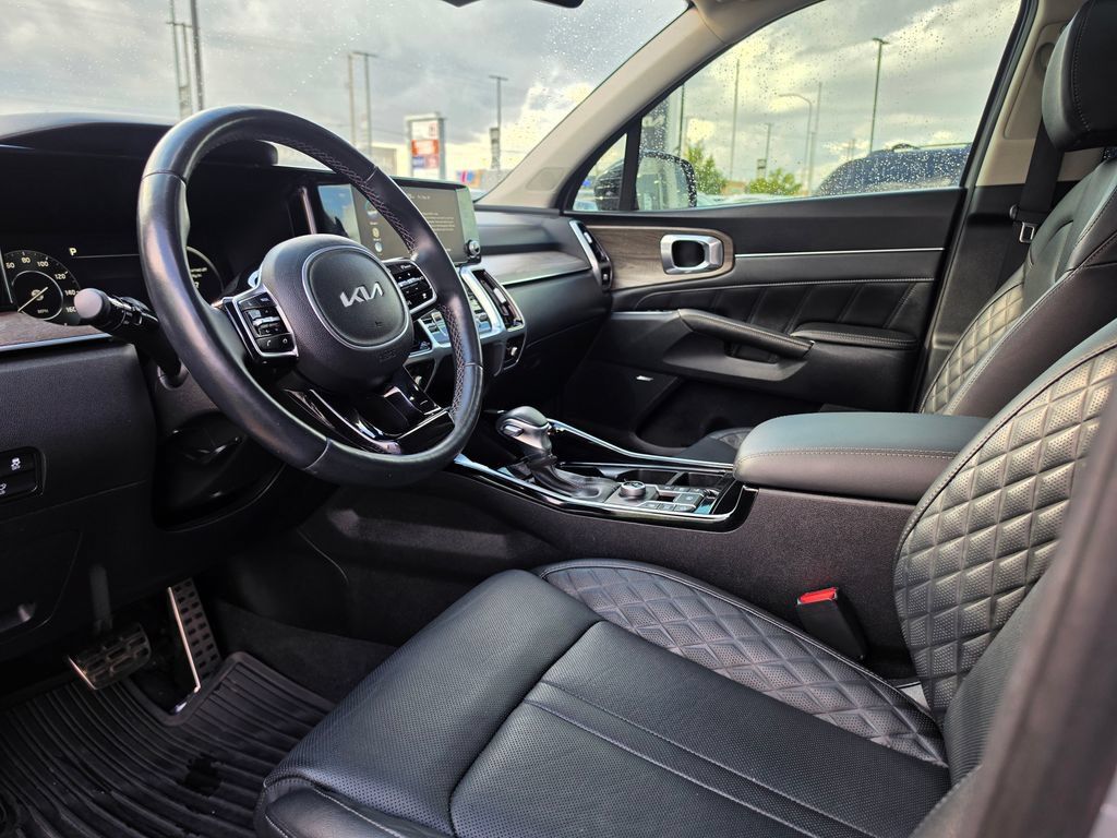Certified 2023 Kia Sorento SX Prestige AWD/4WD image 11