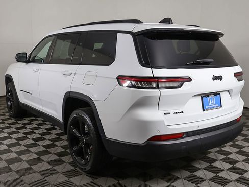 Used 2023 Jeep Grand Cherokee L Laredo AWD/4WD image 11