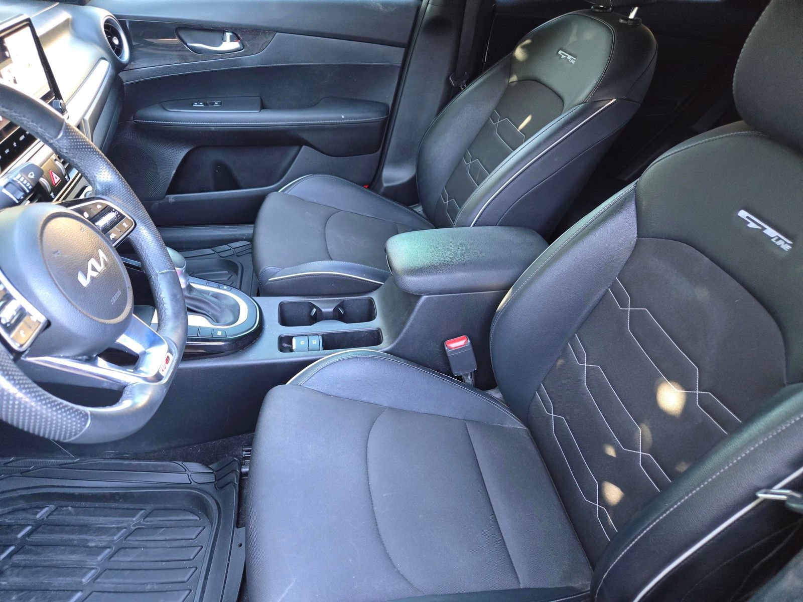 Used 2023 Kia Forte GT-Line w/ GT-Line Technology Package FWD image 12