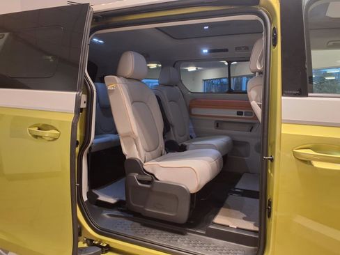 New 2025 Volkswagen ID. Buzz 1st Edition image 9