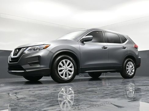 Used 2018 Nissan Rogue S image 30