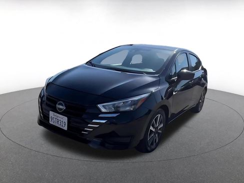 Used 2025 Nissan Versa SV FWD image 9