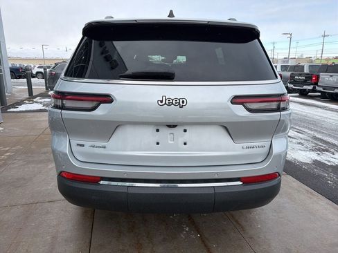 Used 2021 Jeep Grand Cherokee L Limited AWD/4WD image 9