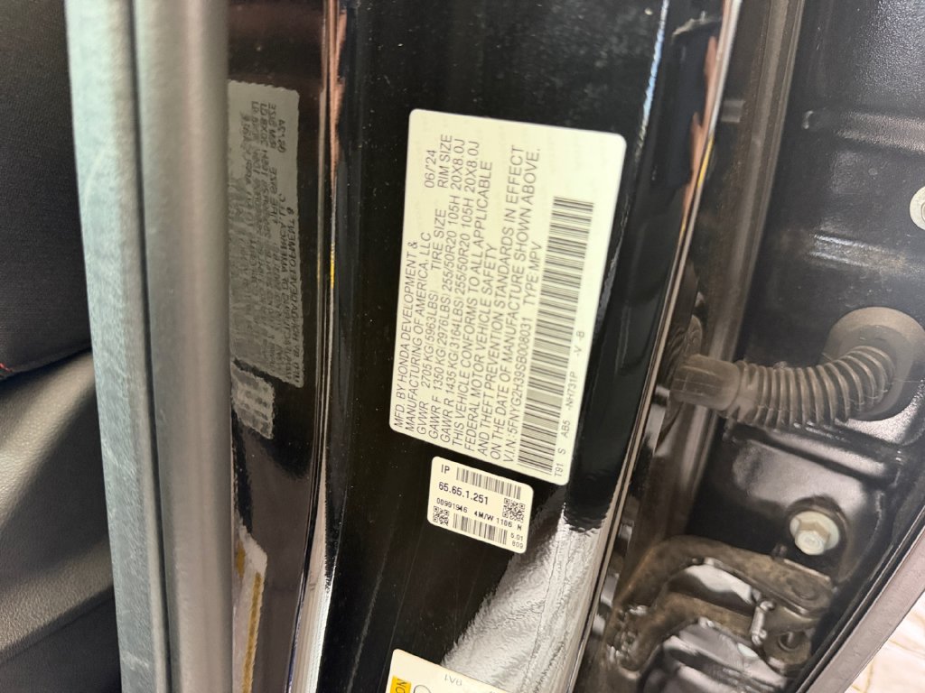 Used 2025 Honda Pilot Sport image 34