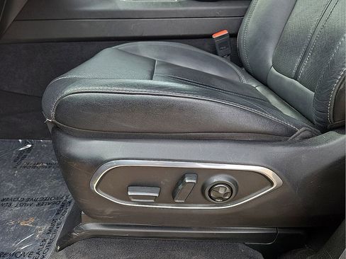 Used 2024 Jeep Wagoneer Series II w/ Flexible Seating Group image 26