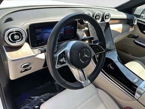 Used 2023 Mercedes-Benz GLC 300 4MATIC image 10