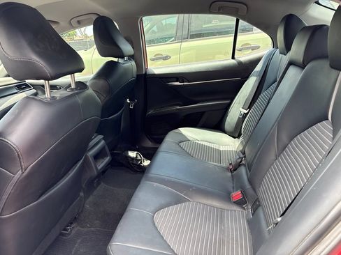 Used 2022 Toyota Camry SE FWD image 12