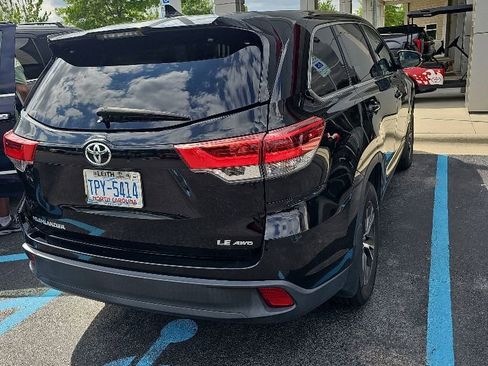 Used 2017 Toyota Highlander Plus AWD/4WD image 10