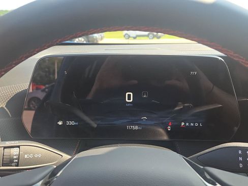 Used 2025 Chevrolet Equinox RS w/ Safety and Technology Package FWD image 29