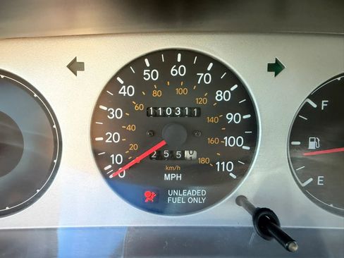Used 1993 Toyota Corolla Deluxe FWD image 10