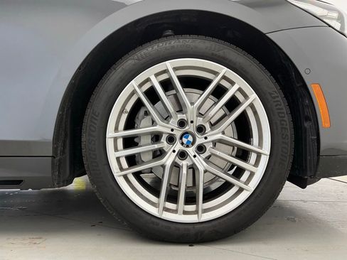 Certified 2025 BMW 530i w/ Premium Package image 22