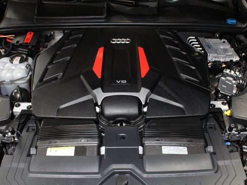 Used 2024 Audi SQ8 Prestige AWD/4WD image 27