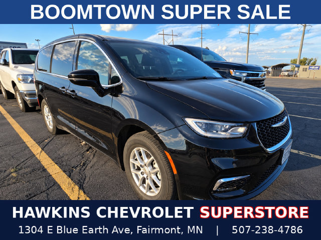 Used 2025 Chrysler Pacifica Select FWD image 1
