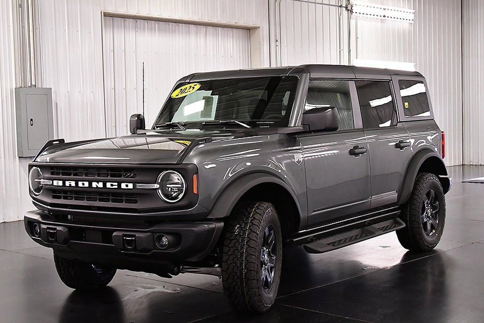 New 2025 Ford Bronco Big Bend w/ Black Diamond Package AWD/4WD image 3