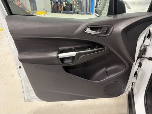 Used 2018 Ford Transit Connect XLT image 21