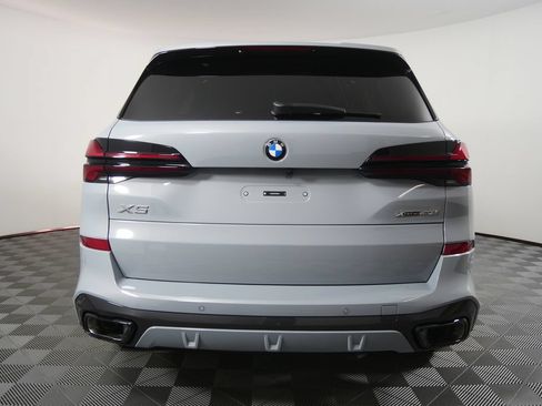 New 2026 BMW X5 xDrive40i w/ M Sport Package AWD/4WD image 4