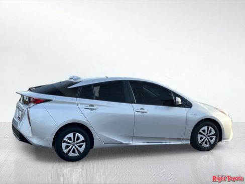 Certified 2016 Toyota Prius Three w/ Advanced Technology Package FWD image 5
