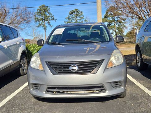 Used 2013 Nissan Versa S image 2