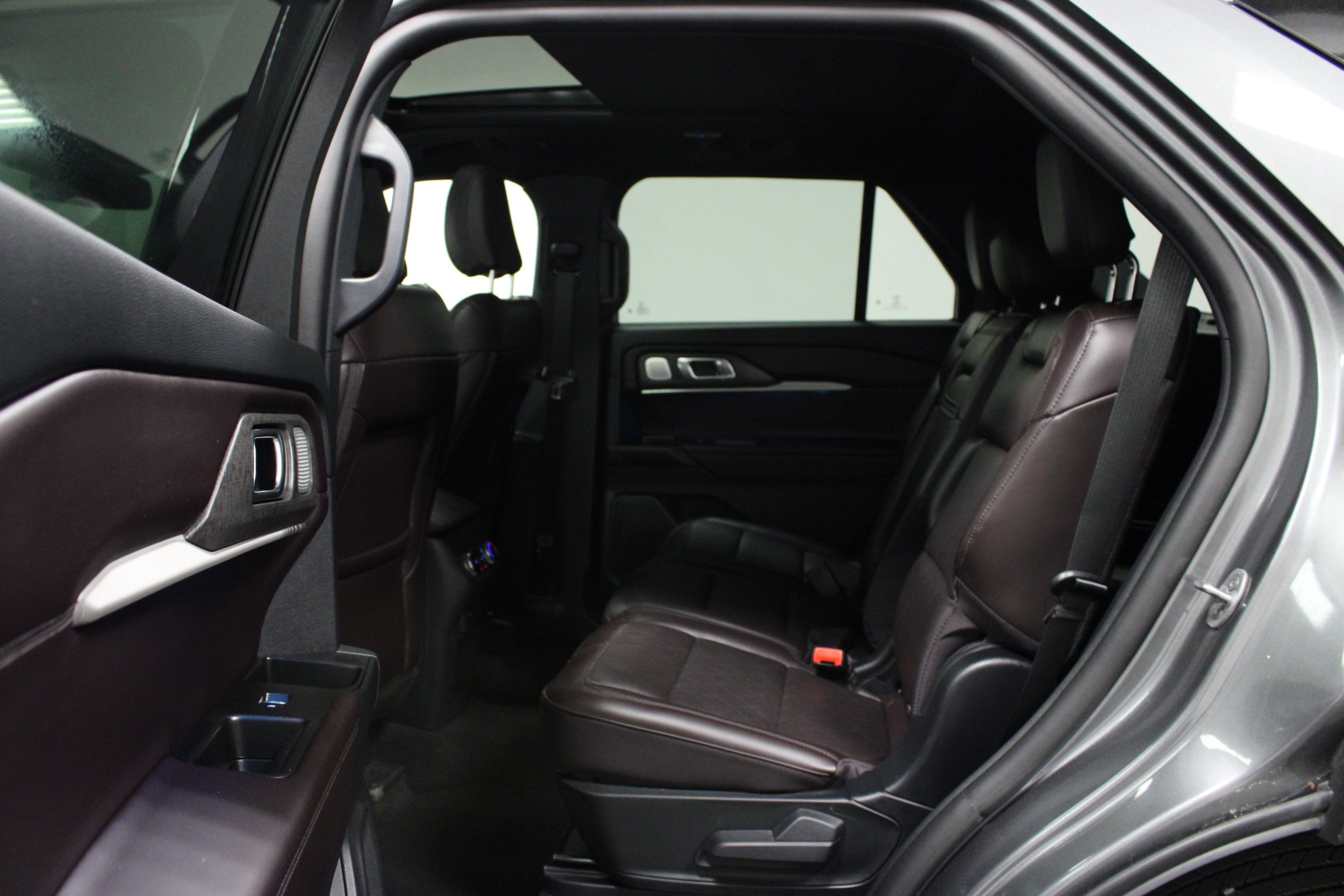 Used 2026 Ford Explorer Platinum AWD/4WD image 13