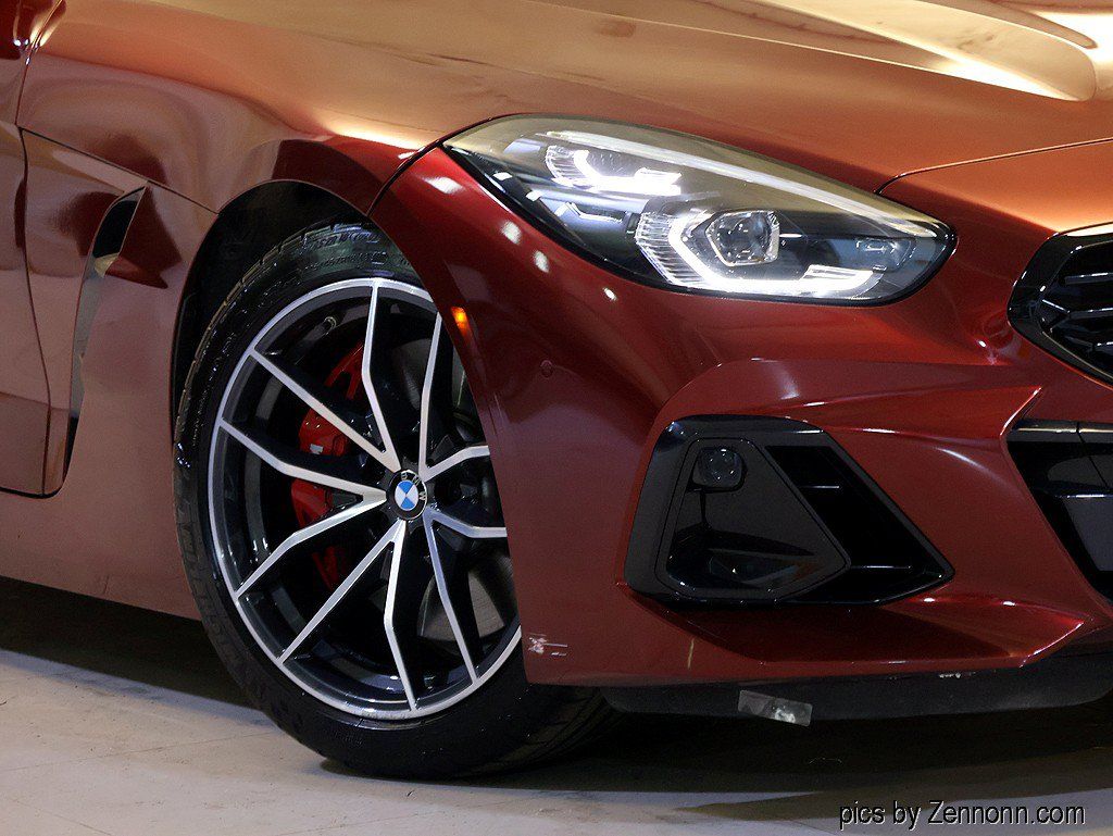 Used 2024 BMW Z4 M40i w/ Premium Package RWD image 3