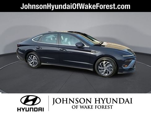 New 2026 Hyundai Sonata Blue FWD image 2