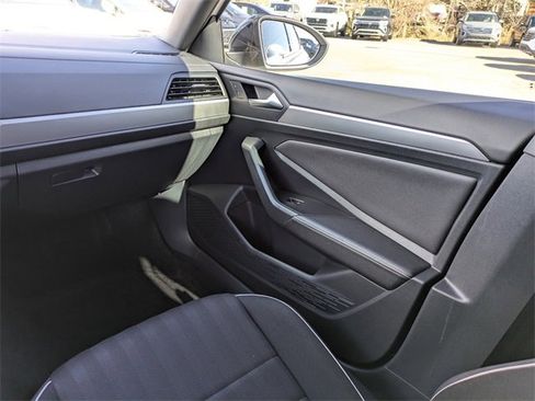Used 2024 Volkswagen Jetta Sport image 16