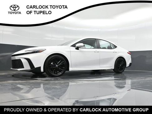 Used 2025 Toyota Camry SE image 41