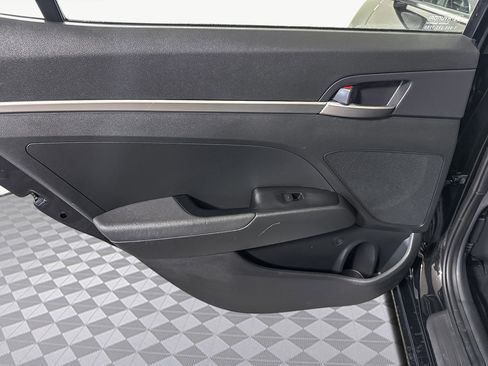 Used 2019 Hyundai Elantra SE w/ Cargo Package image 25