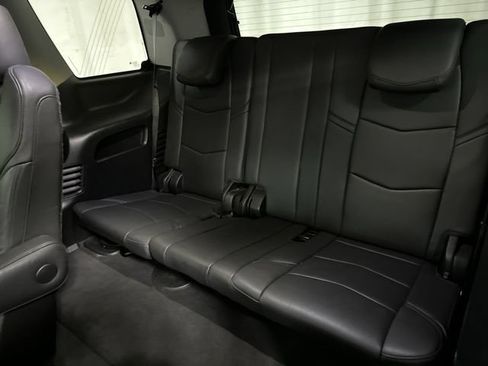 Used 2020 Cadillac Escalade Premium Luxury AWD/4WD image 15