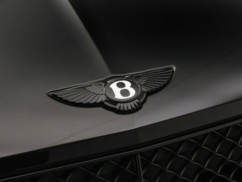 Certified 2022 Bentley Bentayga image 28
