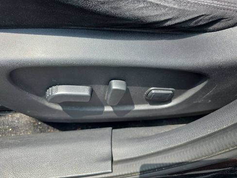 Used 2014 Nissan Rogue SV w/ SV Premium Package AWD/4WD image 19