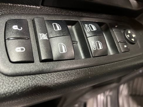 Used 2018 RAM 1500 ST w/ SXT Appearance Group image 21