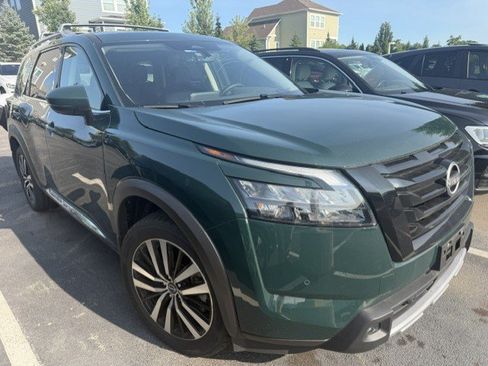Used 2025 Nissan Pathfinder Platinum AWD/4WD image 7