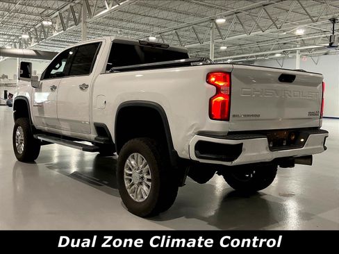 Used 2020 Chevrolet Silverado 2500 High Country w/ Z71 Off-Road Package AWD/4WD image 3