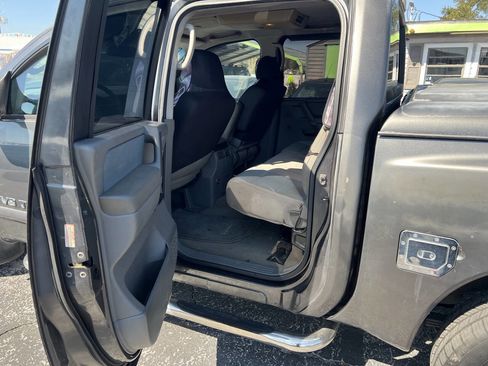Used 2007 Nissan Titan SE image 10
