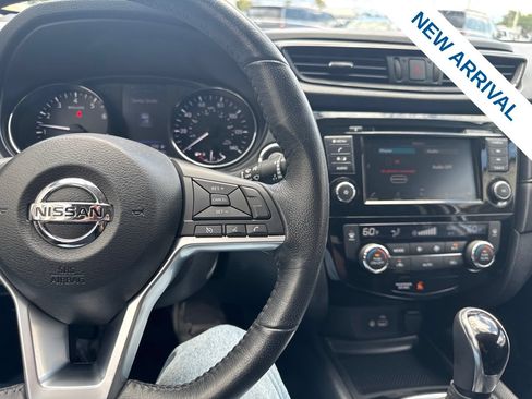 Used 2018 Nissan Rogue SV AWD/4WD image 22