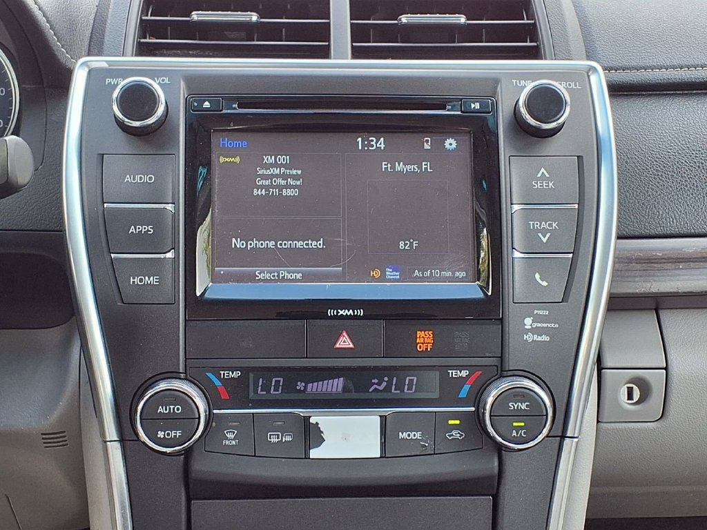 Used 2016 Toyota Camry XLE FWD image 21