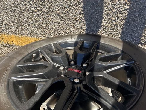 Used 2025 GMC Sierra 1500 Elevation w/ Preferred Package image 2