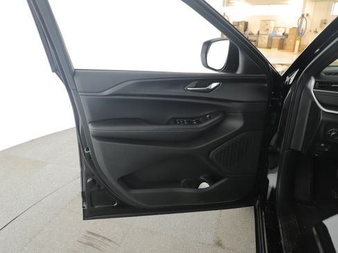 New 2025 Jeep Grand Cherokee Laredo X w/ Luxury Tech Group I image 20