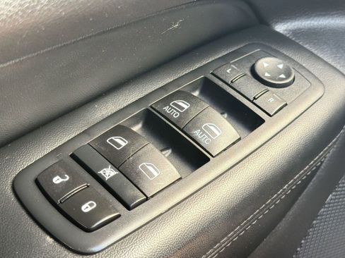 Used 2015 Jeep Grand Cherokee Altitude AWD/4WD image 24